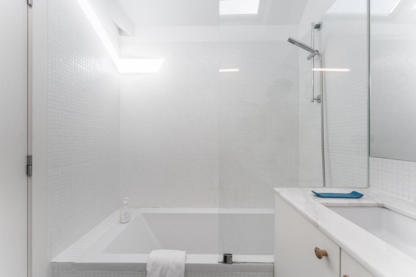 Apartment Guestready - Spacious And Modern W/ Skylight Porto